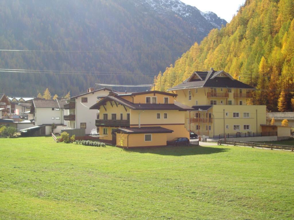 Haus Sonnschein Bed & Breakfast Solden Exterior photo